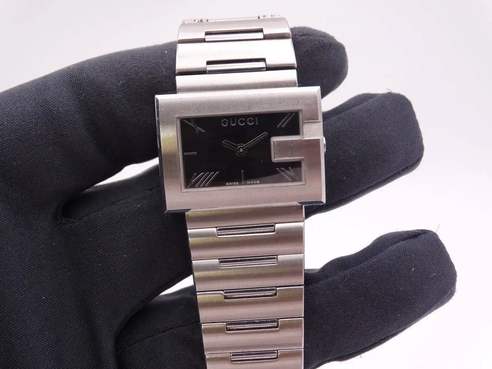 gucci quartz 2037.webp