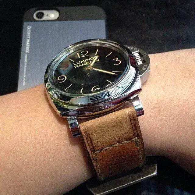 gunny-straps-caitlin-2-on-pam-372.webp