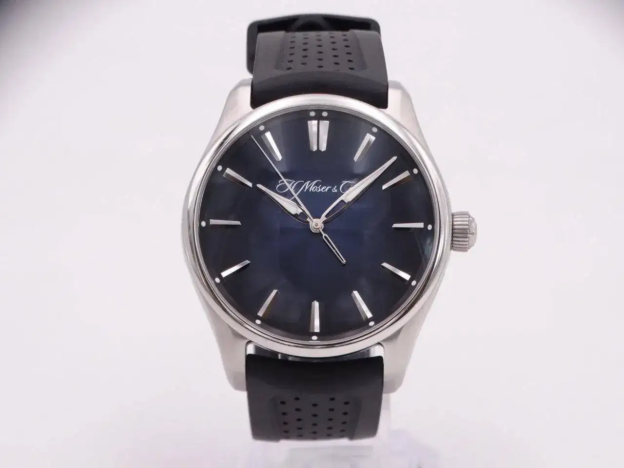 H. MOSER & CIE Pioneer Centre Seconds 02575.JPG