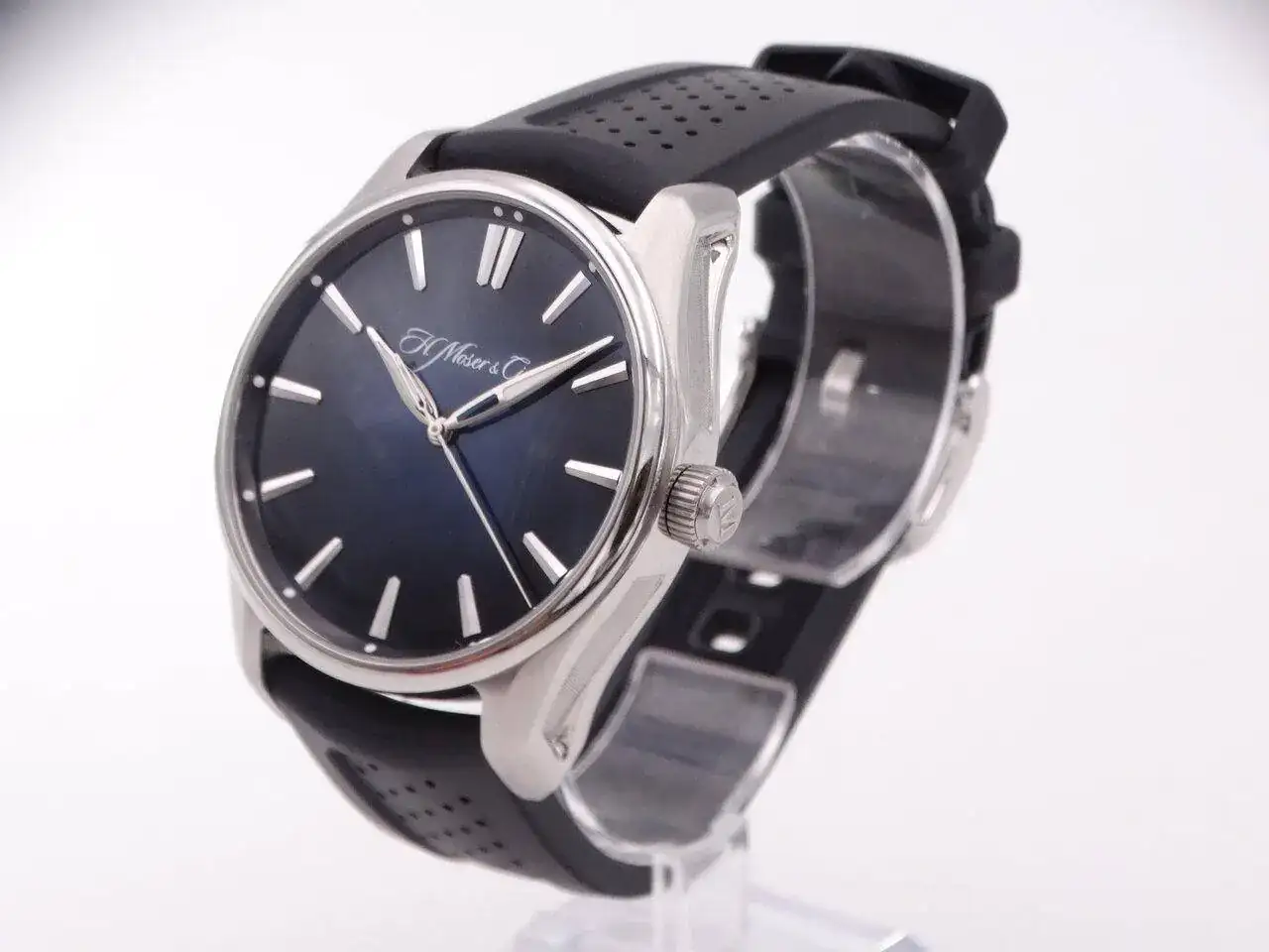 H. MOSER & CIE Pioneer Centre Seconds 02578.JPG