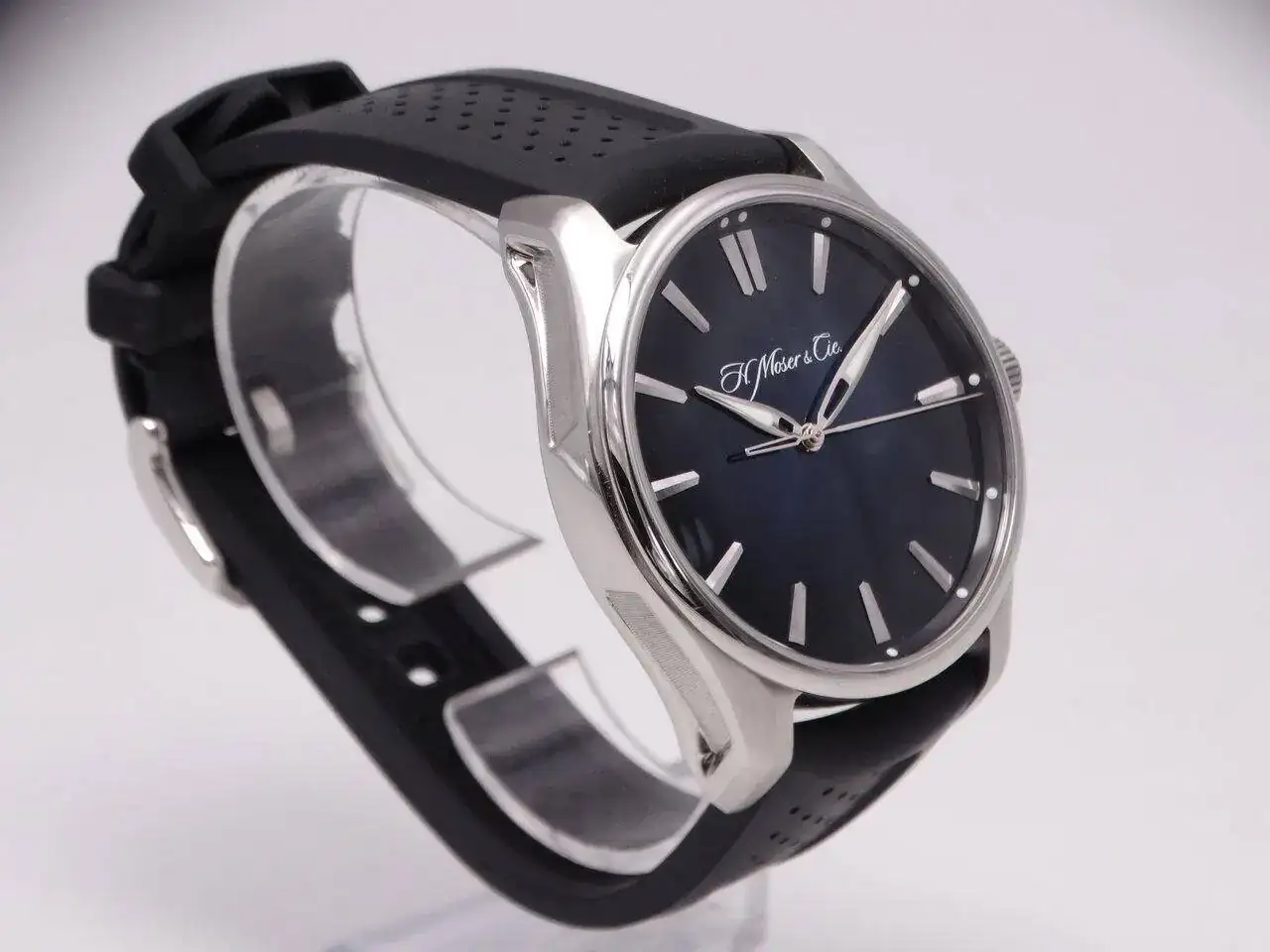 H. MOSER & CIE Pioneer Centre Seconds 02585.JPG