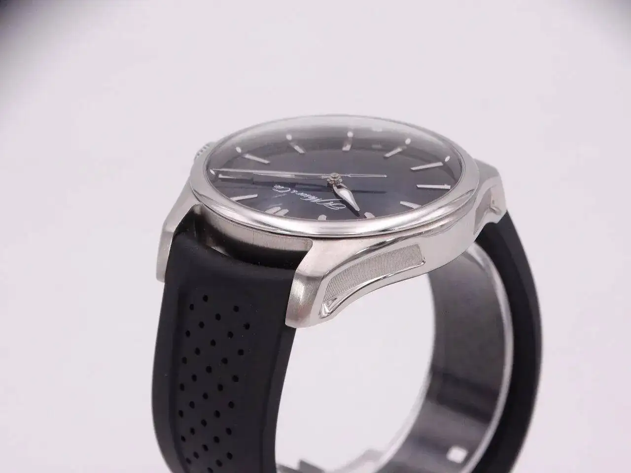 H. MOSER & CIE Pioneer Centre Seconds 02591.JPG