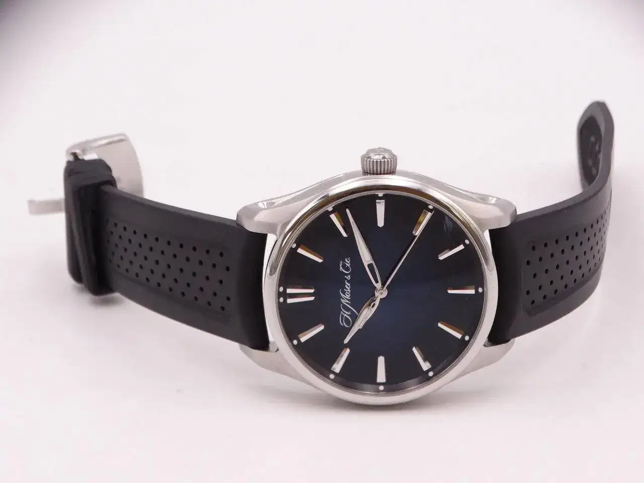 H. MOSER & CIE Pioneer Centre Seconds 02596.JPG