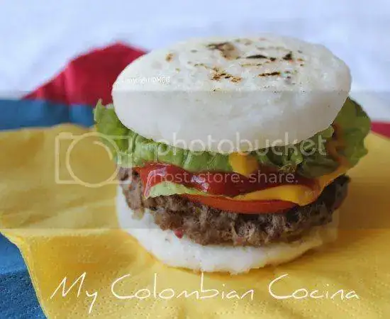 hamburguesa_arepa_zps9029c4e2.webp