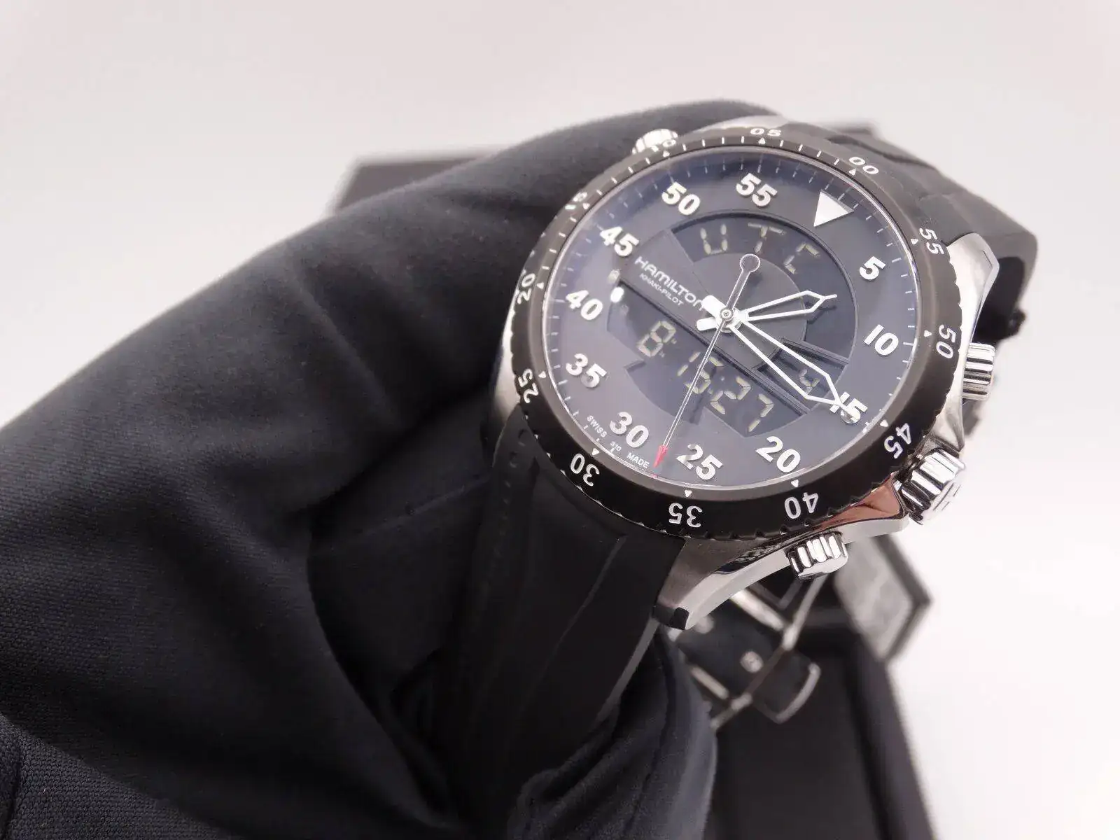 HAMILTON Air Zermatt 09873.webp