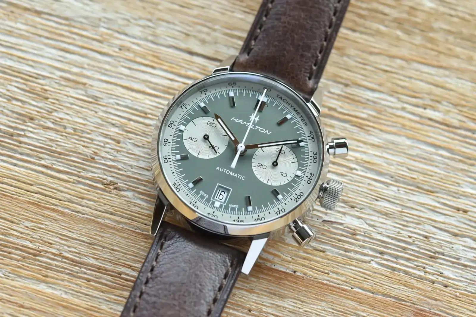 Hamilton-Intra-Matic-Auto-Chrono-40mm-Light-Green-Dial-H38416560-review-3.webp