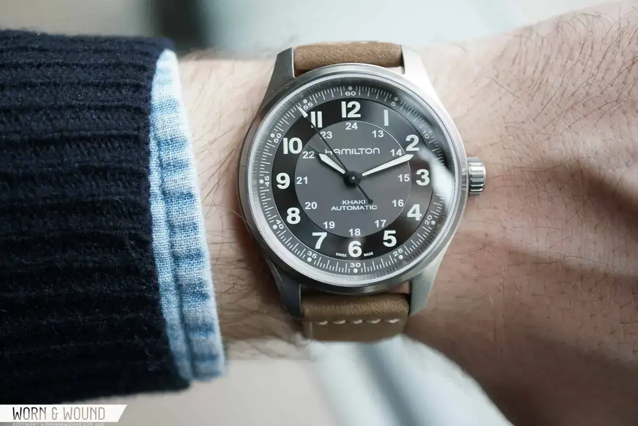 Hamilton-Khaki-Automatic-titanium-9-scaled.webp