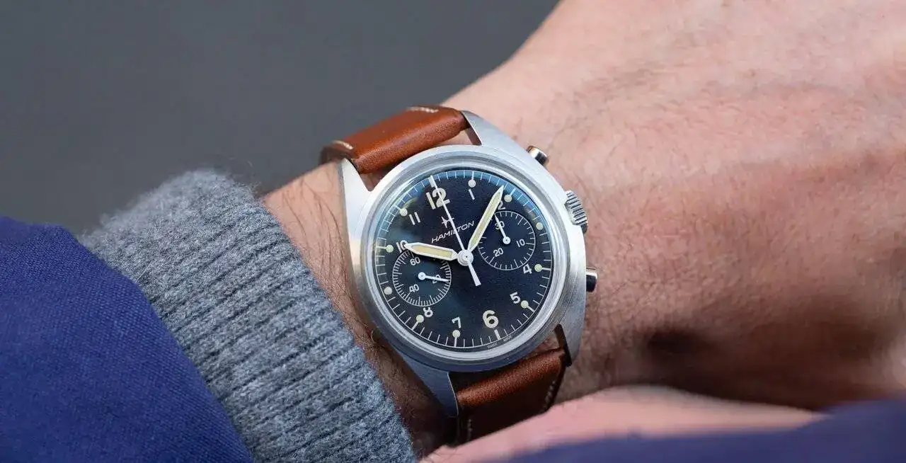 hamilton-khaki-aviation-pioneer-mechanical-chronograph-11-1920x980.jpg