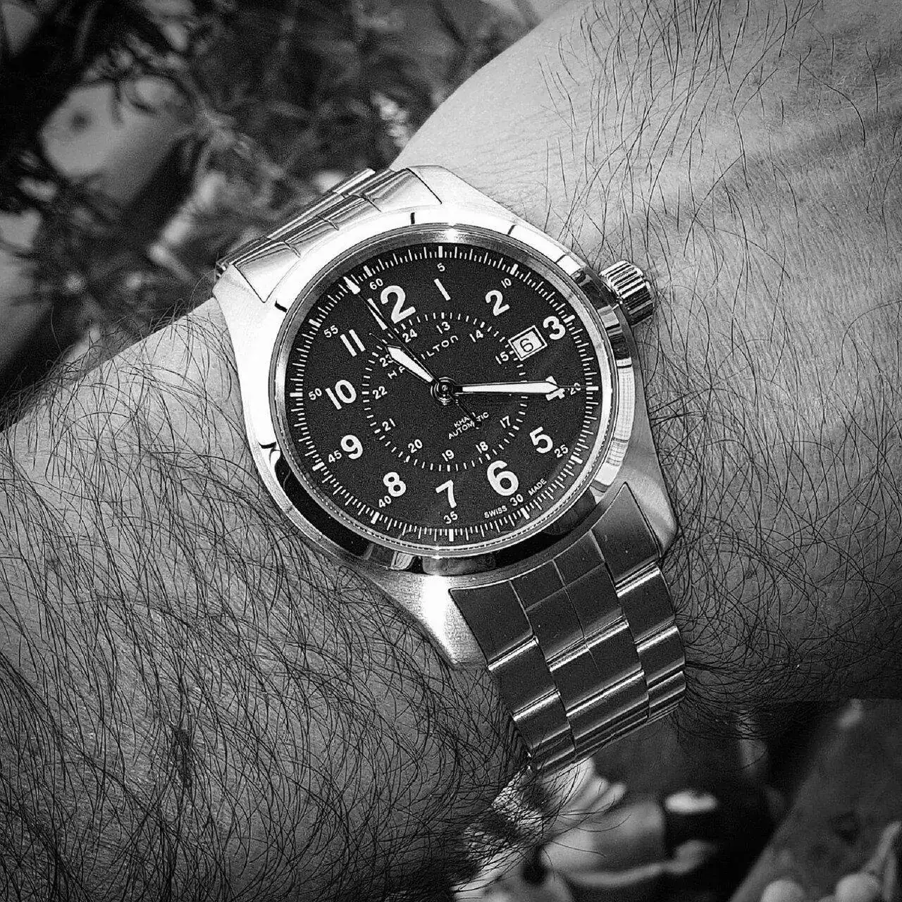 Hamilton-Khaki-Field-Auto-42-mm-100M-Blue-Dial-Bracelet-H70605143-1-ConvertImage.webp