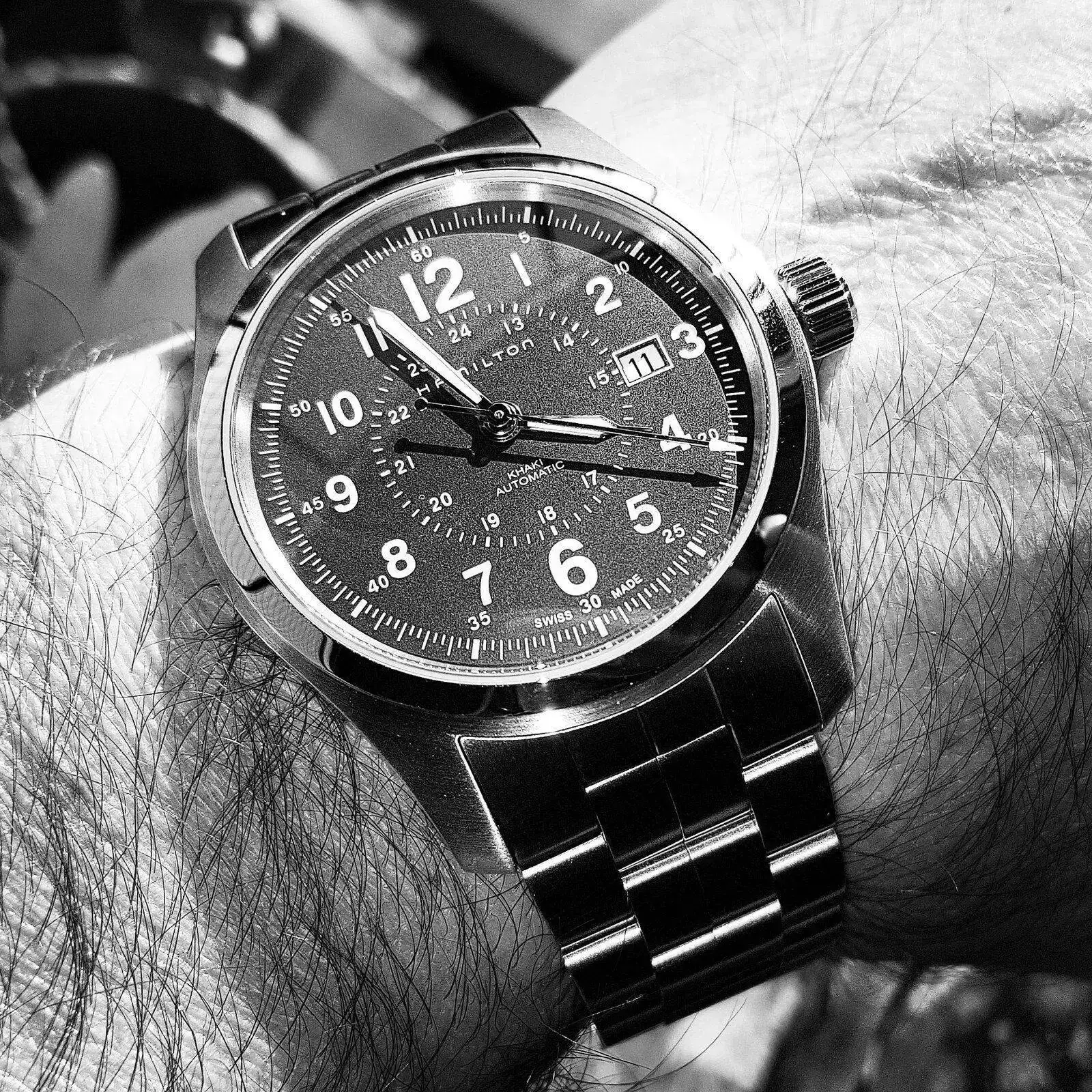 Hamilton Khaki Field Auto 42 mm 100M Blue Dial Bracelet #H70605143 (B&W) (1).webp