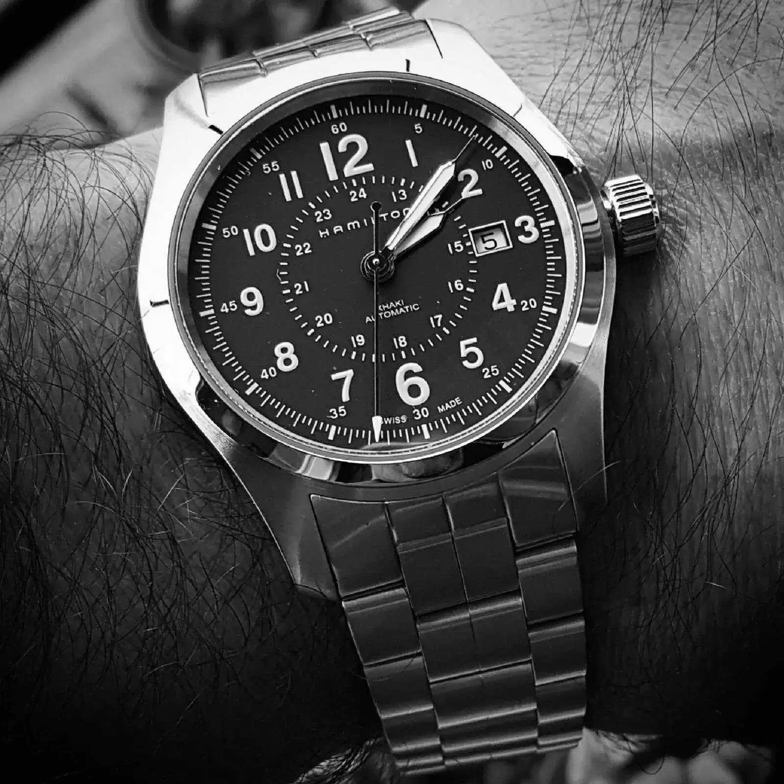 Hamilton-Khaki-Field-Auto-42-mm-100M-Blue-Dial-Bracelet-H70605143-ConvertImage.webp