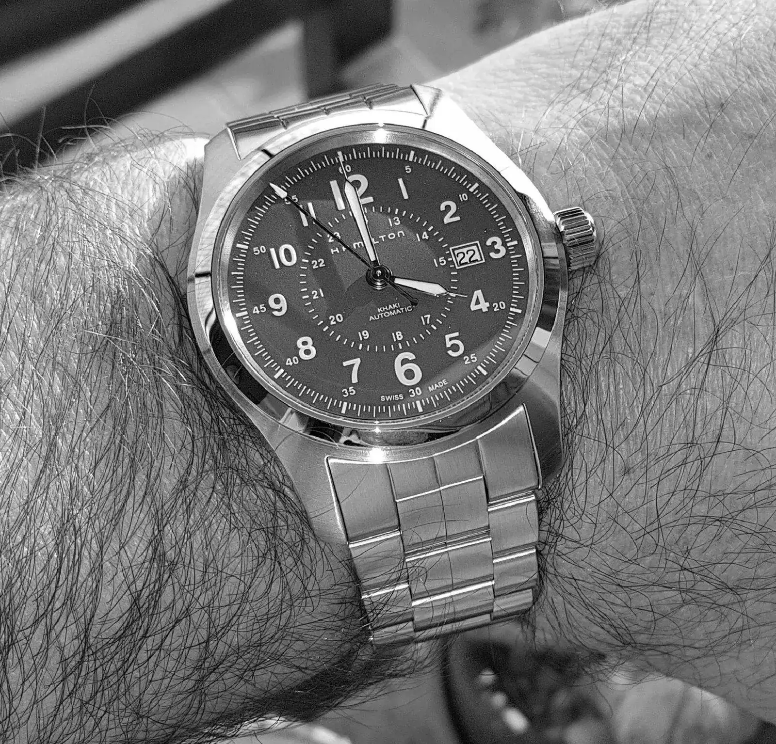 Hamilton Khaki Field Auto 42mm 100M Green Dial Cal. H10 Ref. H70605163 (B&W)(1).webp