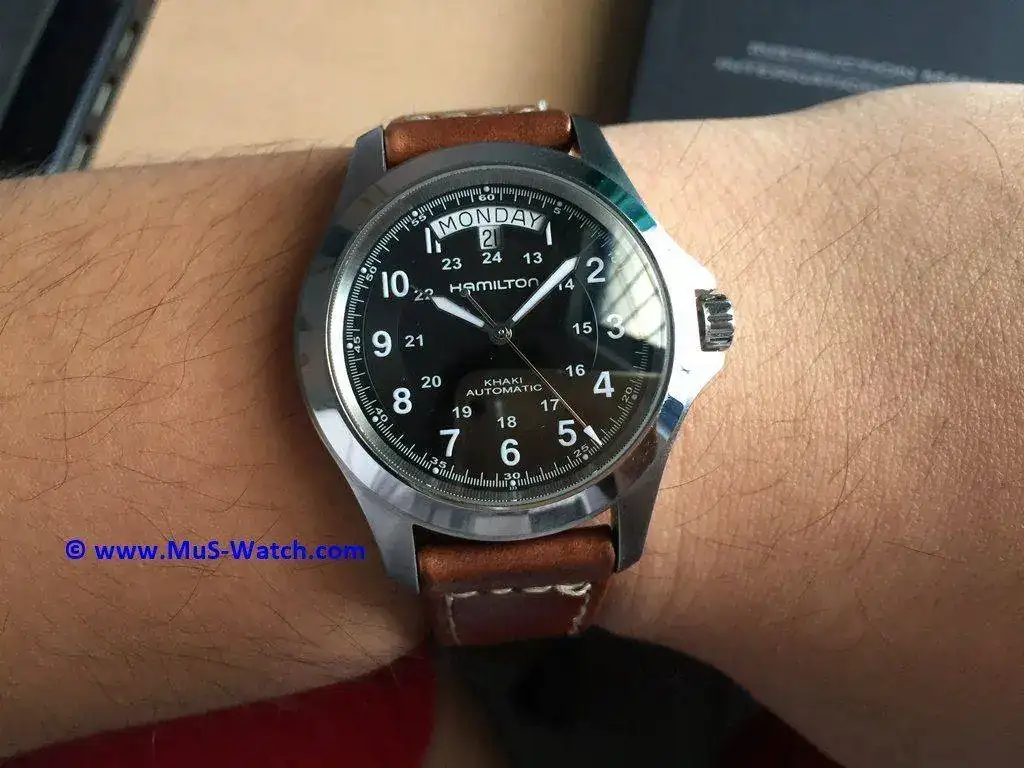 hamilton-khaki-field-king-27-8.webp