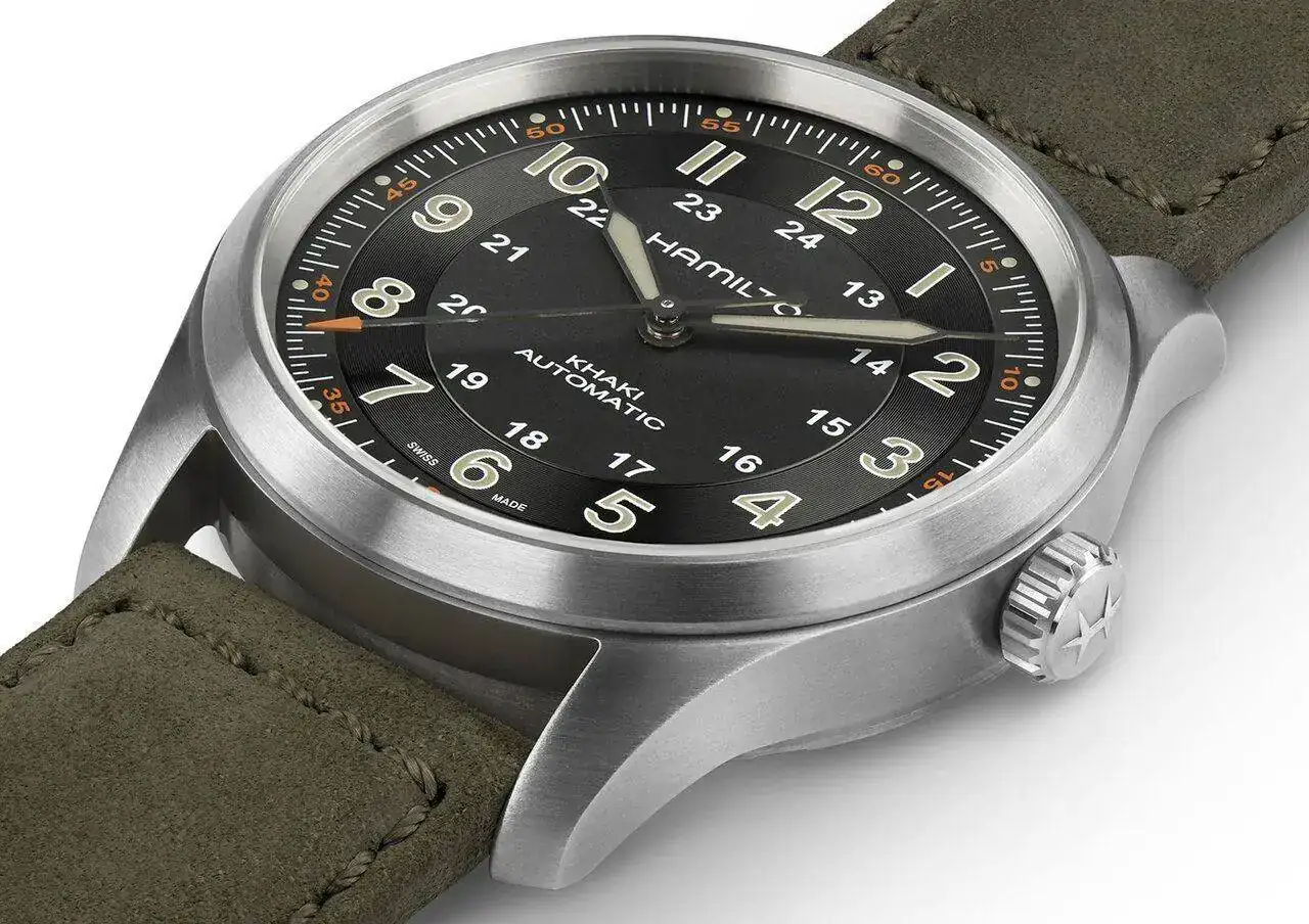 Hamilton-Khaki-Field-Titanium-Automatic-3.webp