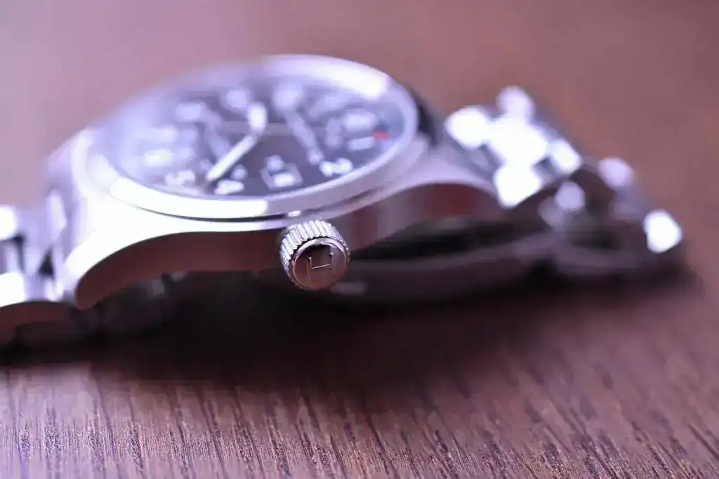Hamilton Khaki Field_1.webp