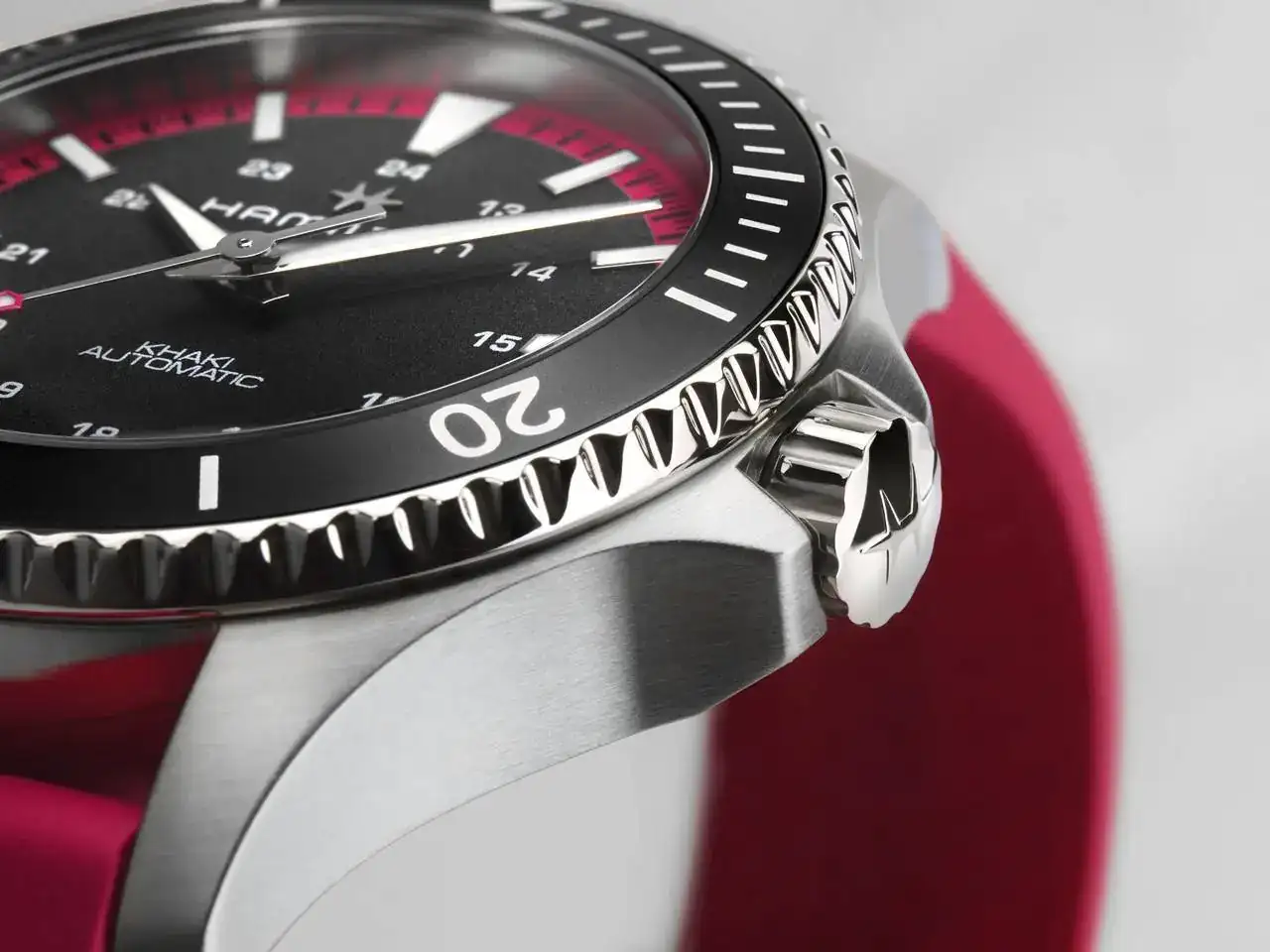Hamilton Khaki Navy Scuba_.webp