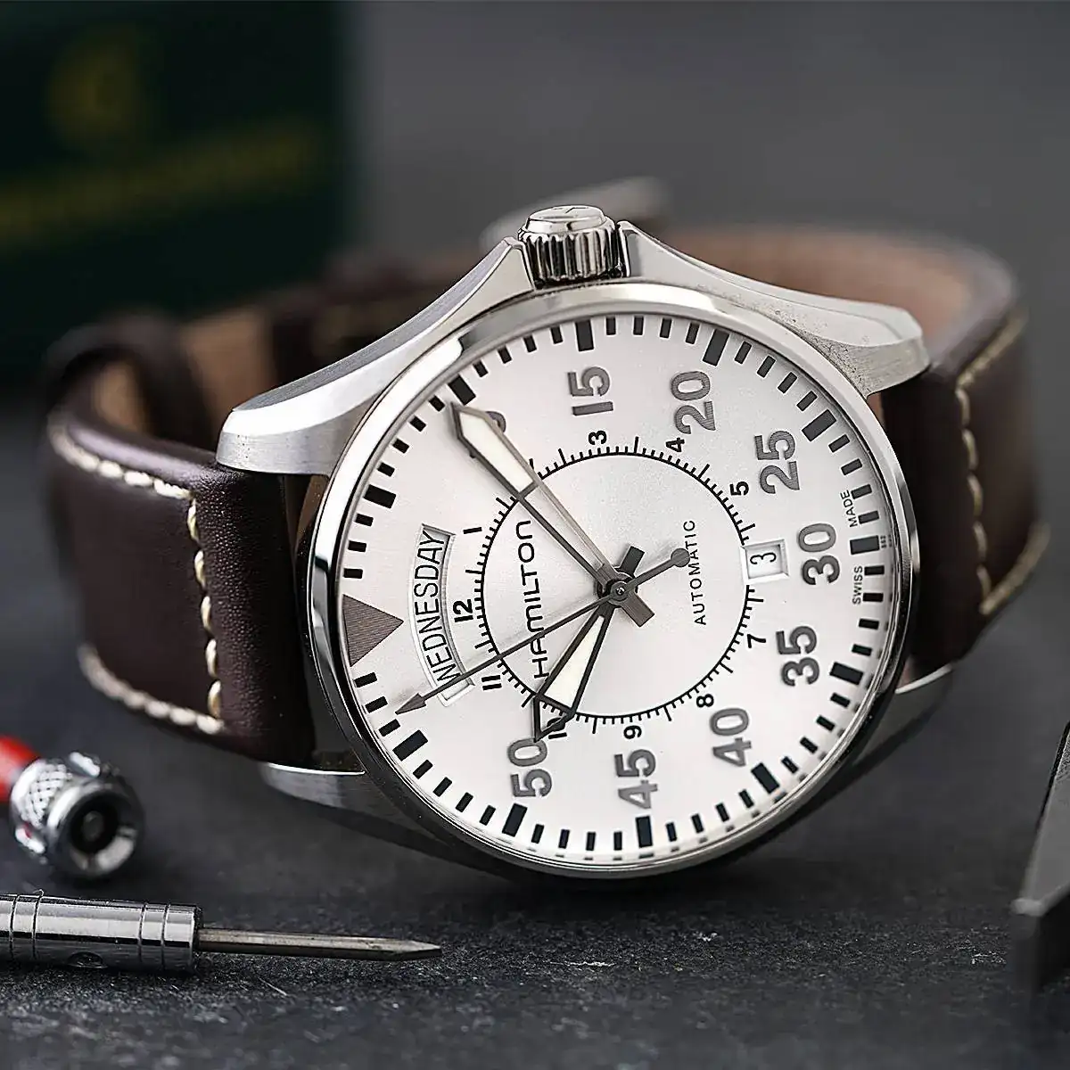 hamilton-khaki-pilot-day-date-12288-90.webp