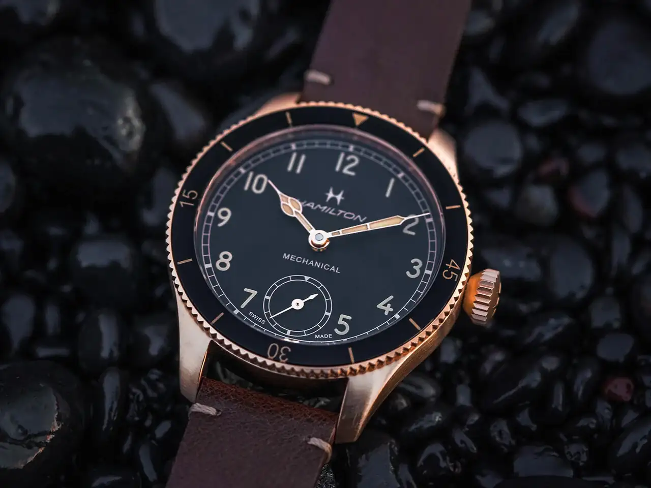 hamilton-khaki-pilot-pioneer-43mm-hand-wound-4-.webp