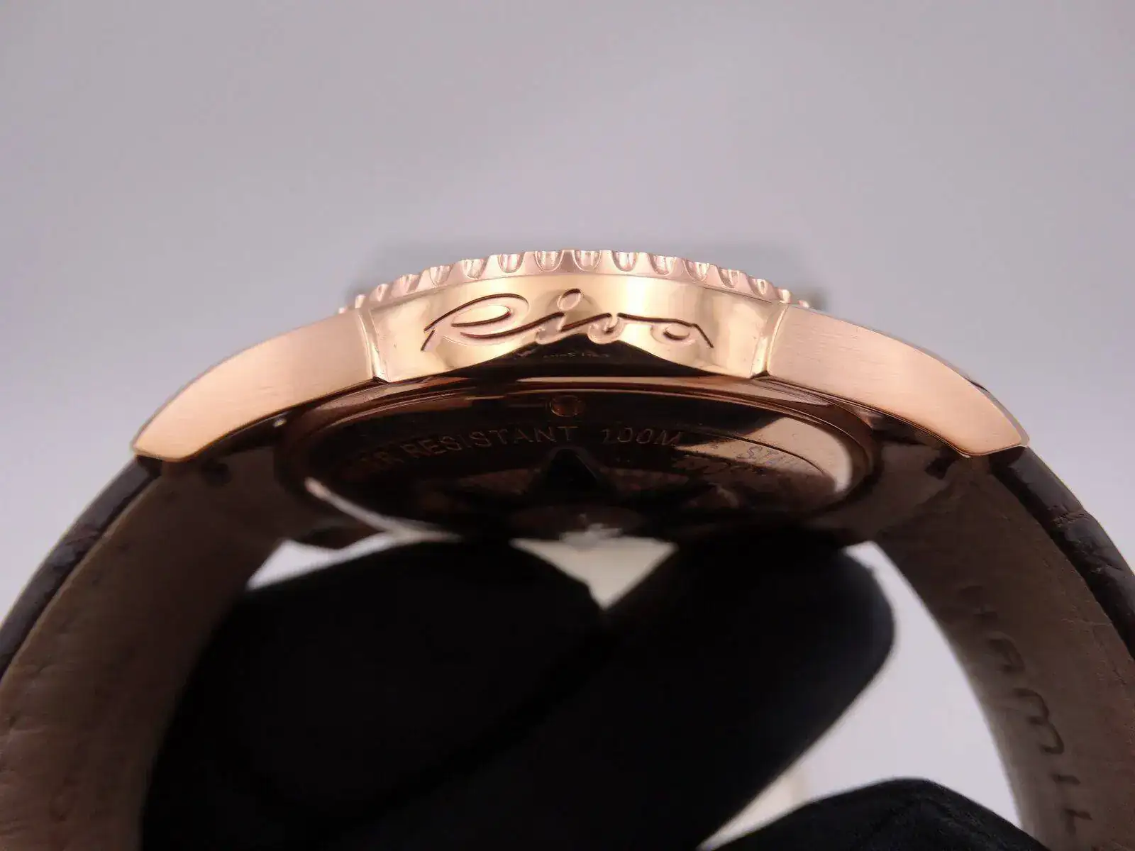 hamilton riva 9532.webp