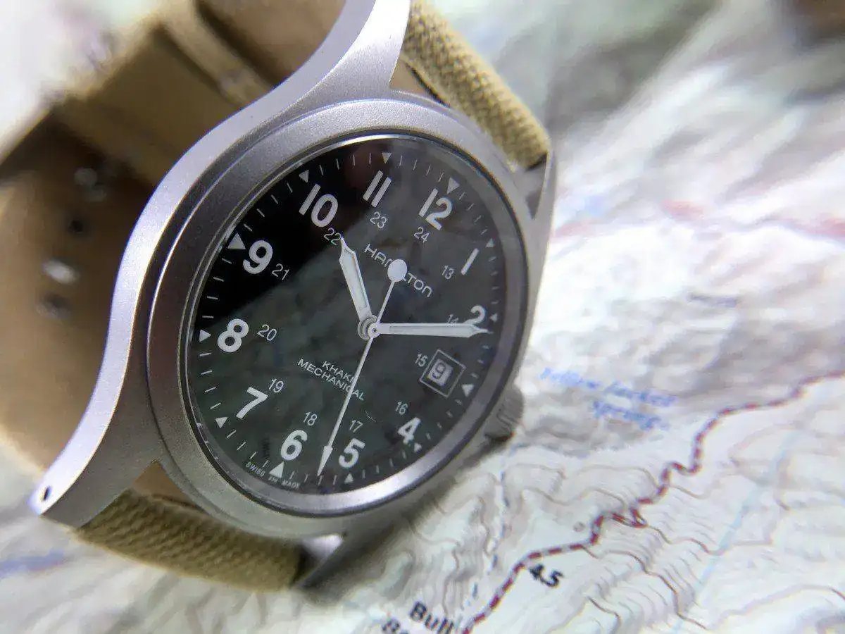 hamilton_khaki_field_1.webp