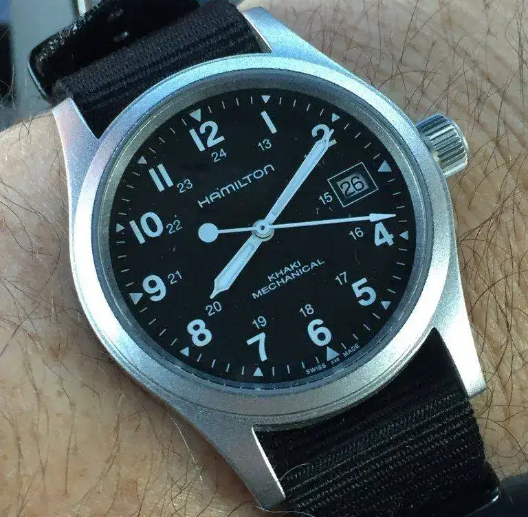 HAMILTON_KHAKI_MECHANICAL_DATE_1.webp
