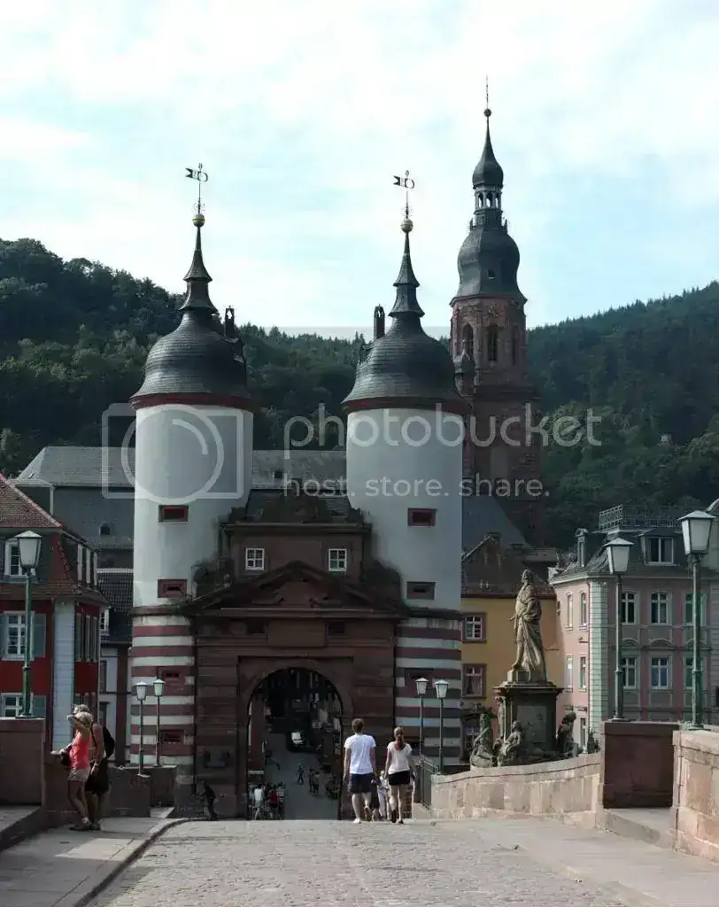 heid0001_zpsf5e10071.webp