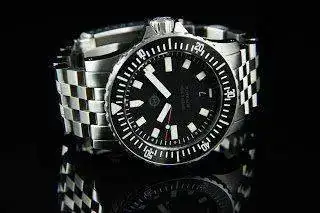 HELM%2BWatches%2BVANUATU%2B02.webp
