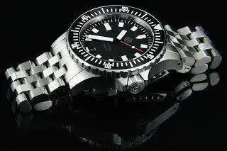 HELM%2BWatches%2BVANUATU%2B04.webp