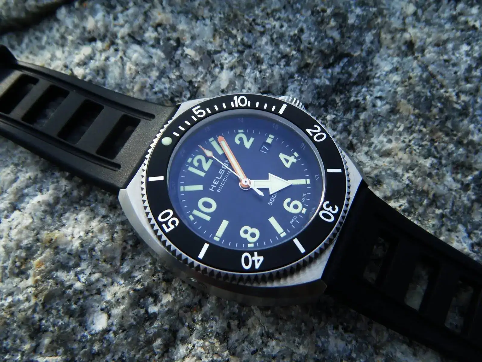 HELSON%2BBuccaneer%2B%2528black%2Bdial%2529%2B04.webp