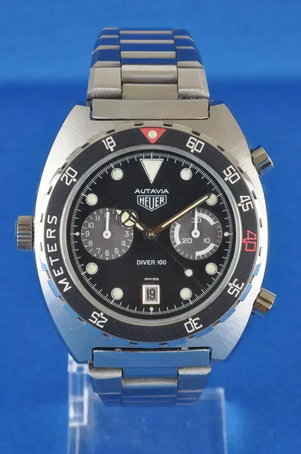 Heuer%20Autavia%2011063%20Diver%20100%20-%20face.webp