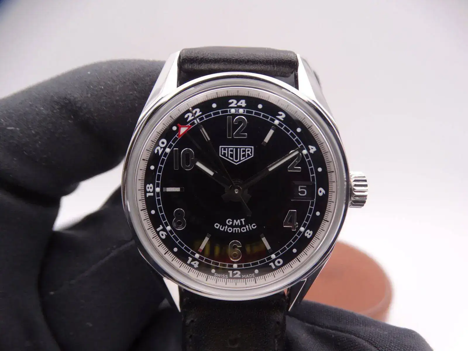 Heuer-Carrera-Re-edition-09438-scaled.jpg