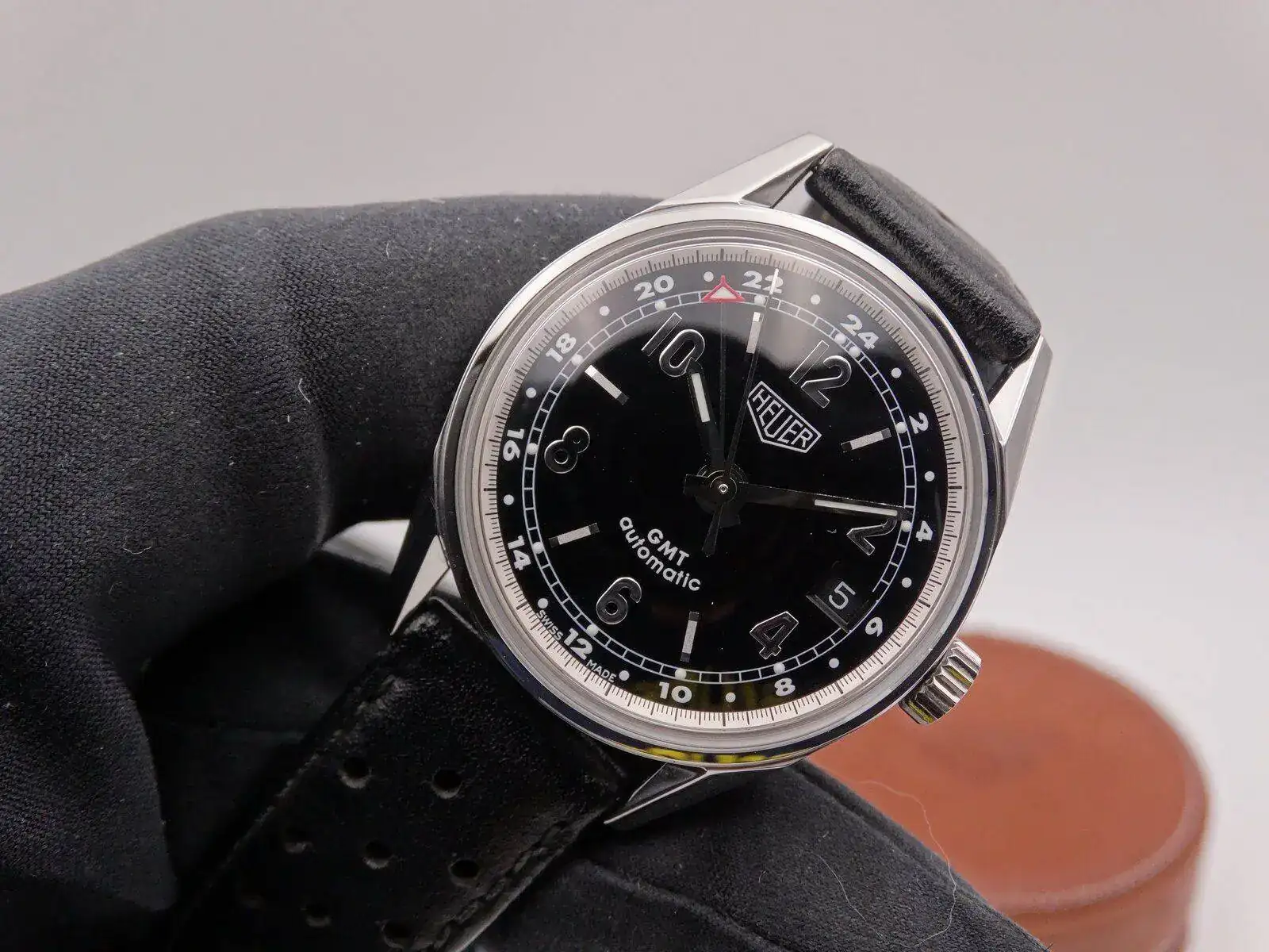 Heuer Carrera Re-edition 09453.JPG