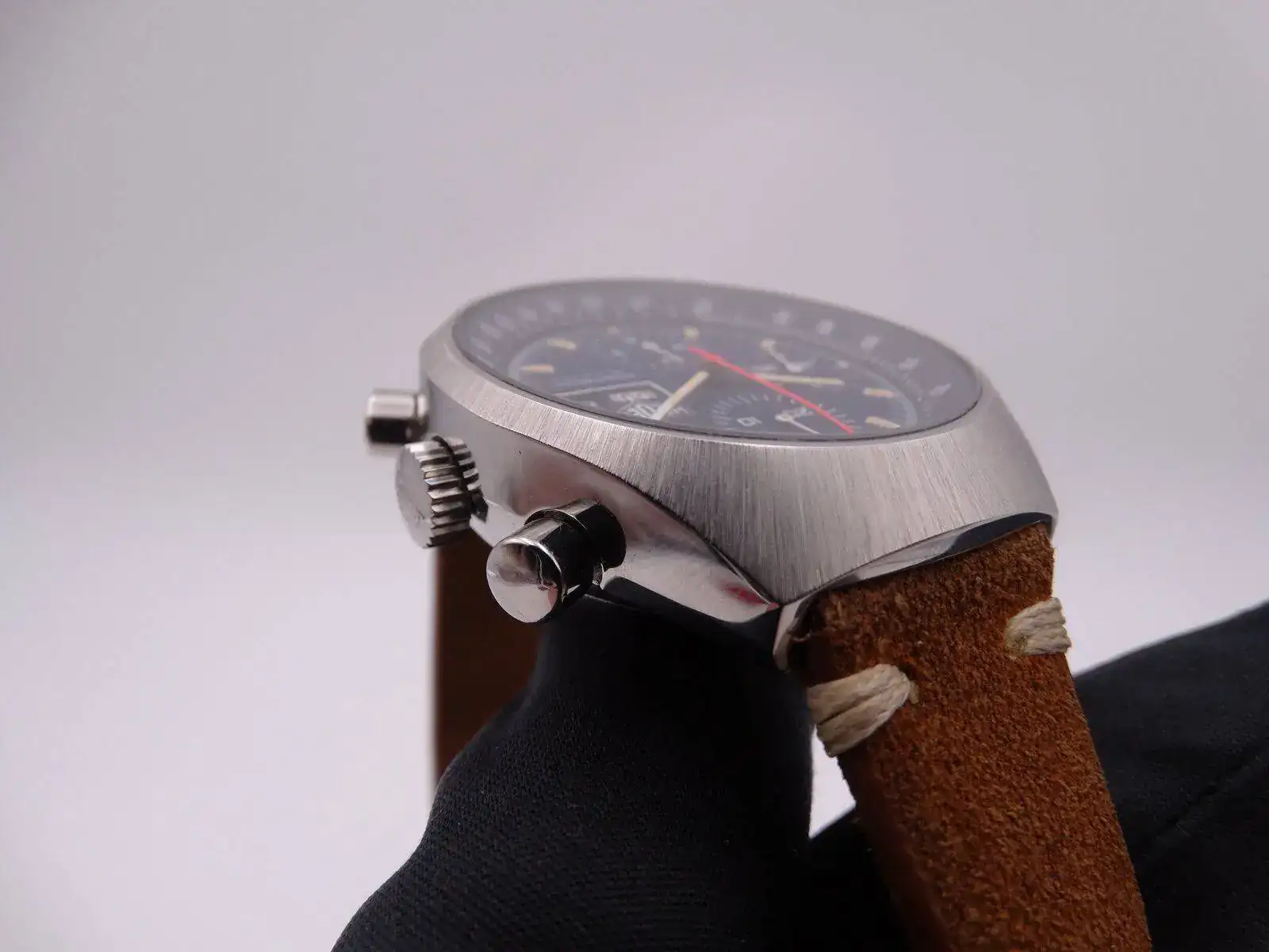 heuer montreal chronograph vintage 8535.webp