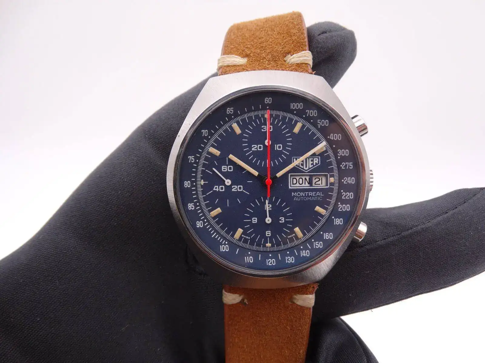 heuer montreal chronograph vintage 8540.webp