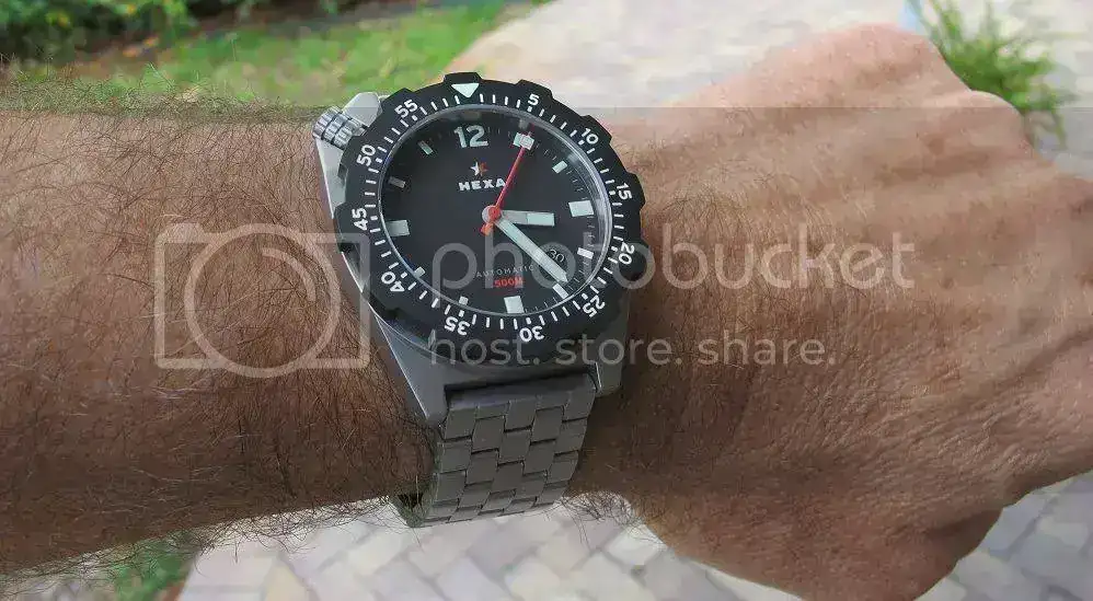 HexWristshot1.webp