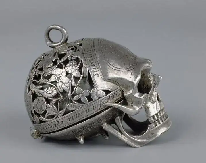 highest-res-pic-of-skull-watch.webp