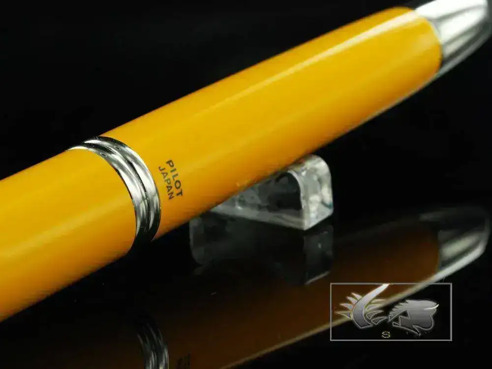 hing-Point-Retractable-Fountain-Pen-Yellow-60534-8.webp