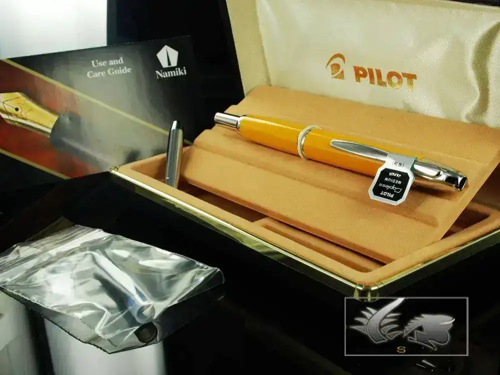 hing-Point-Retractable-Fountain-Pen-Yellow-60534-9.webp