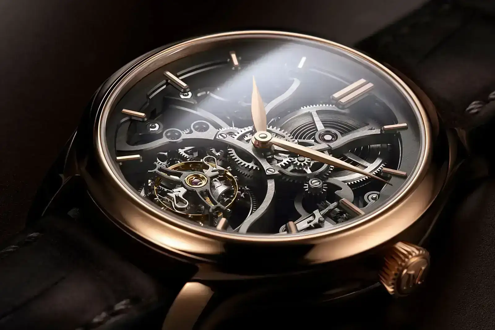 HMoser_1814-0400_Endeavour_Tourbillon_RG_Skeleton__Lifestyle_dial_close.webp