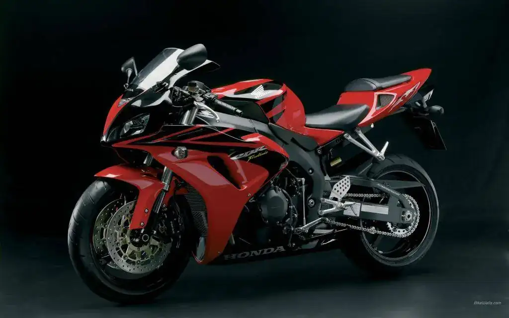Honda CBR Fireblade 03.webp