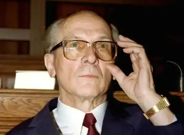 Honecker2.webp