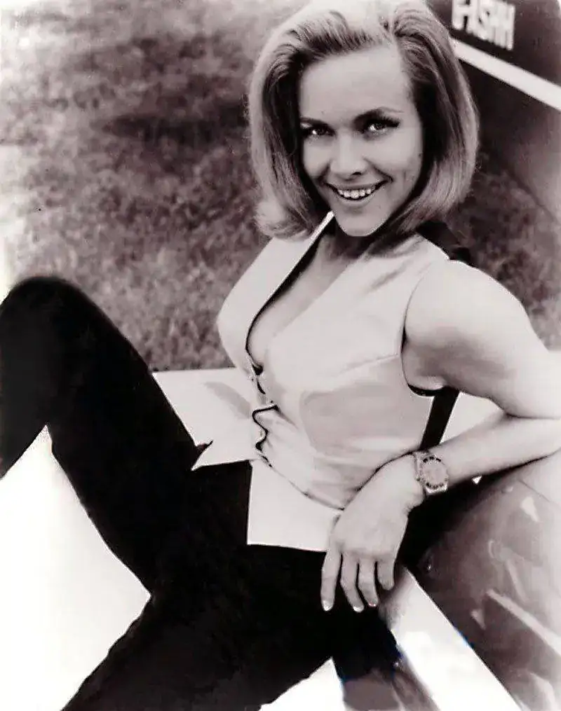 Honor-Blackman-as-Pussy-Galore.webp