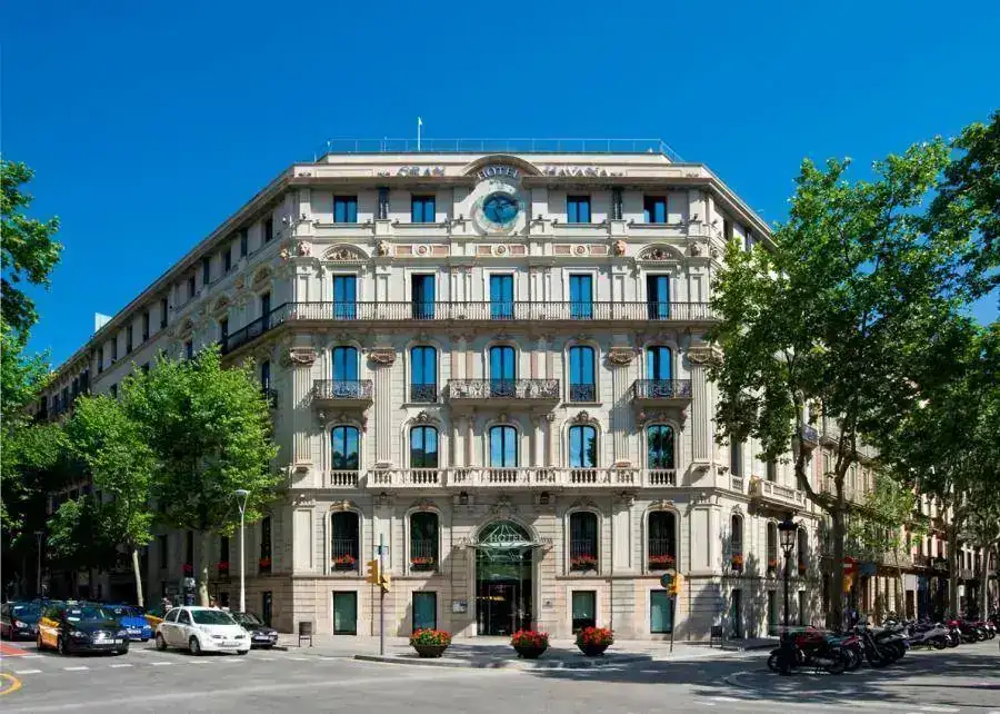 hoteles-granhavana-hotel-fachada-hotel.webp