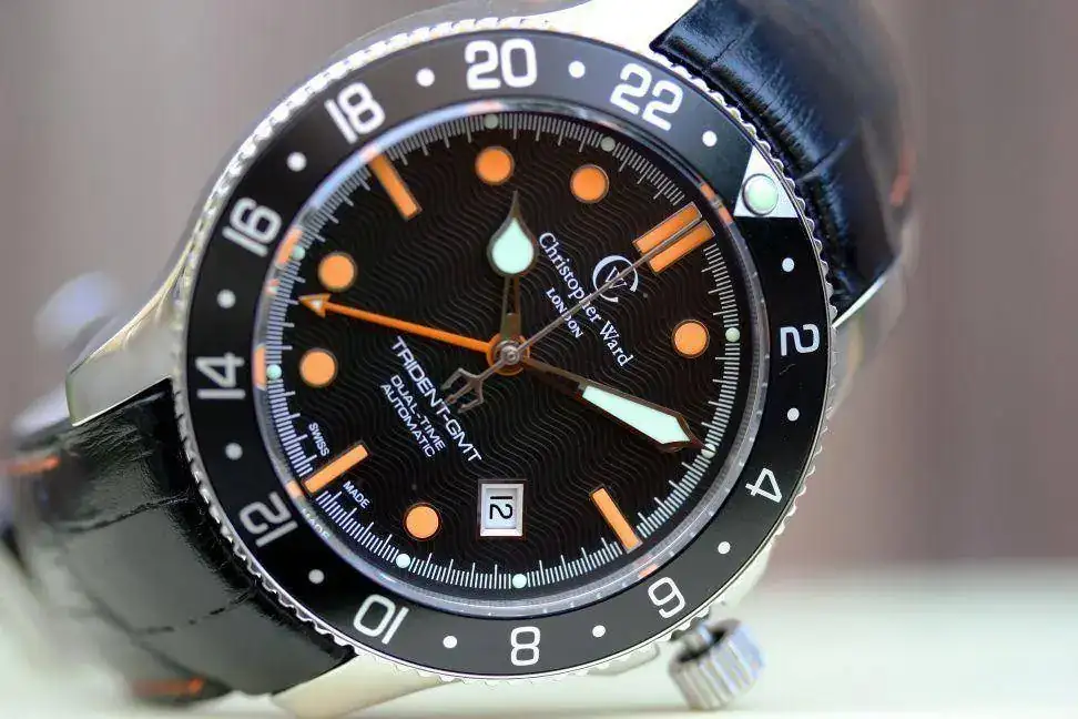 hristopher-ward-c60-trident-gmt-lnib-sold-img_9281.webp