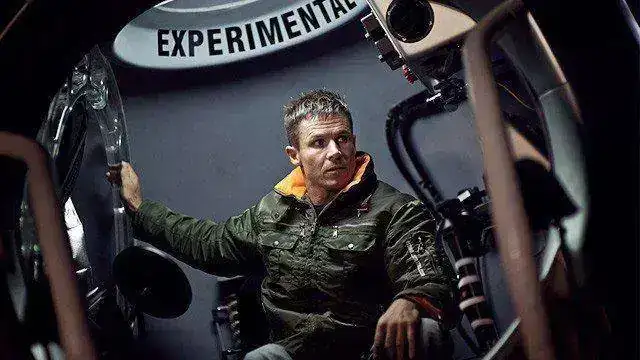 ht_felix_baumgartner_ll_121009_wg.webp