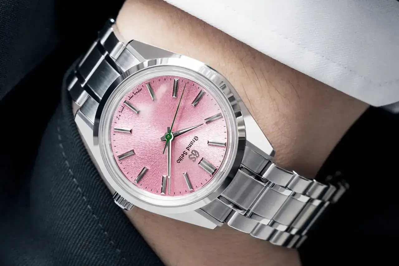 https___hypebeast.com_image_2023_11_grand-seiko-heritage-collection-44gs-sbgw313-hanami-sbgw3...webp