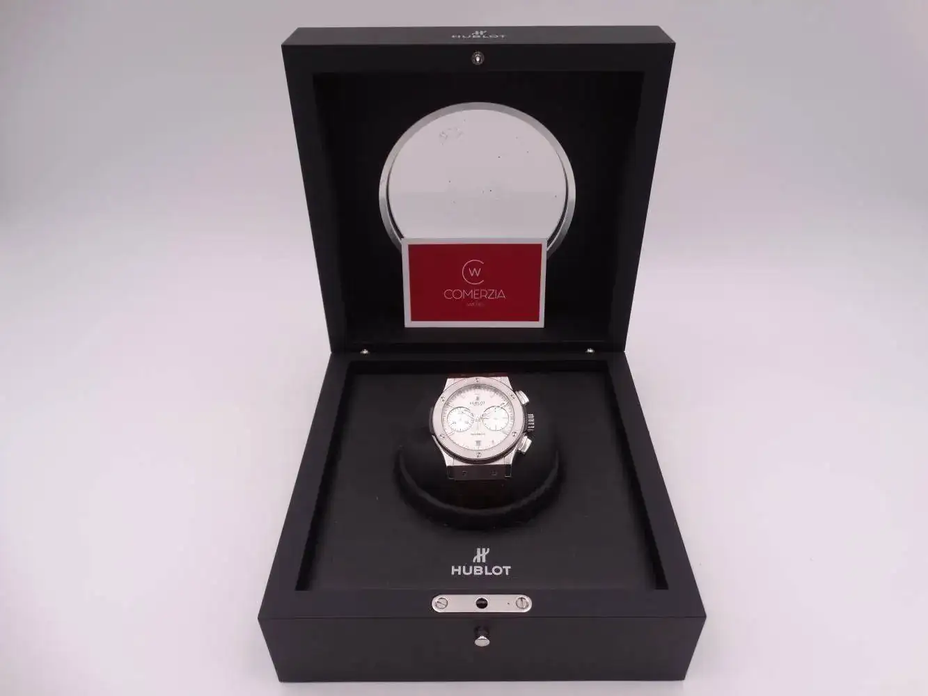 hublot classic fusion chronograph titanium 3580.jpg