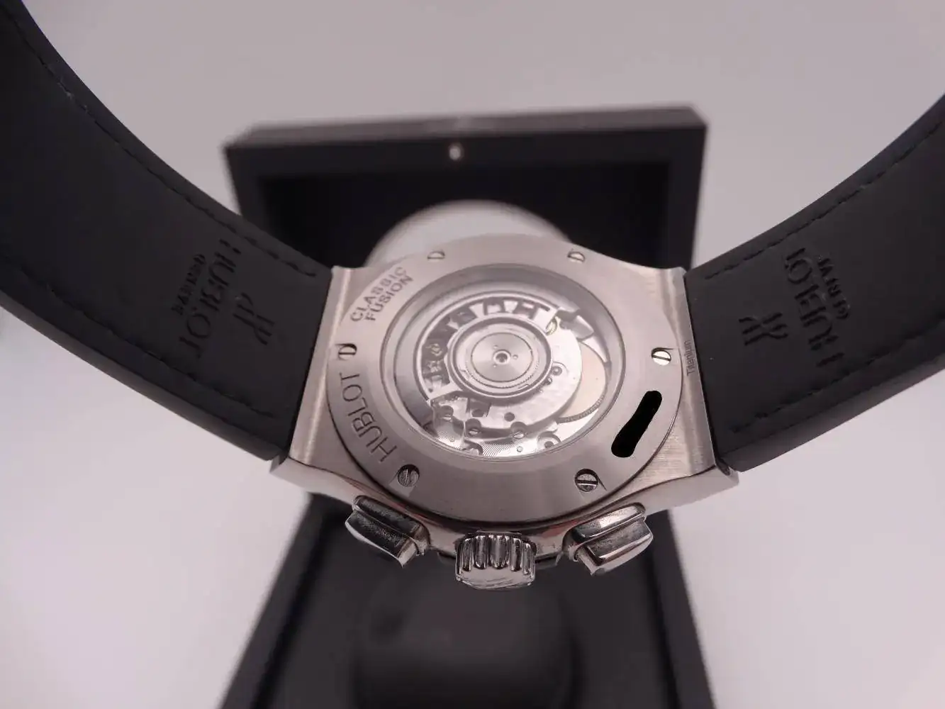 hublot classic fusion chronograph titanium 3591 copia.jpg