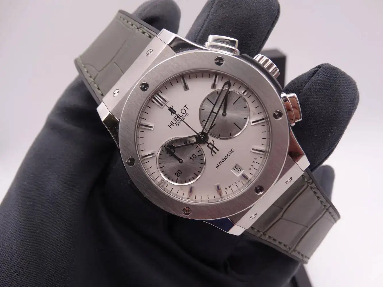 hublot classic fusion chronograph titanium 3600.jpg