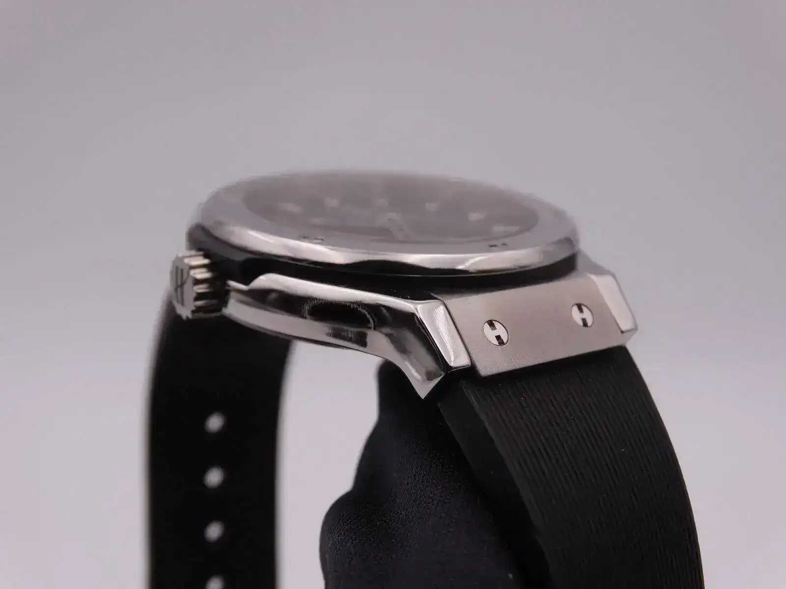 Hublot classic fusion quartz 8411.webp